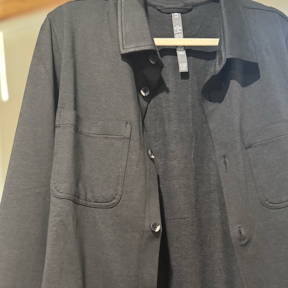 Vuori coronado black tshirt jacket - Picture 5 of 8